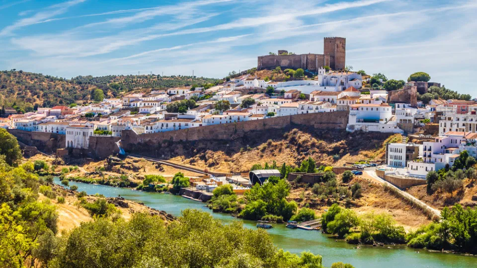 Vai reformar-se e quer comprar casa numa zona pacífica? O Alentejo é para si 