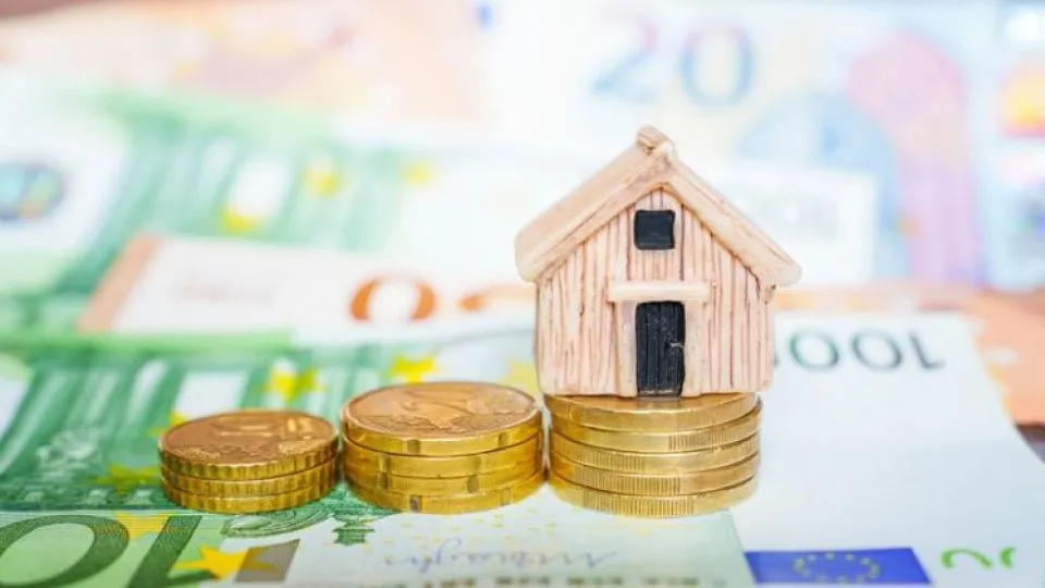 Tem uma casa? Desconto familiar do IMI aumentado e alargado em 2024 