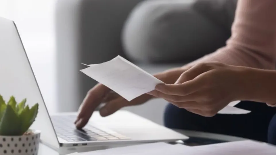 IRS: Quem pode entregar o automático e quem entrega o manual? 