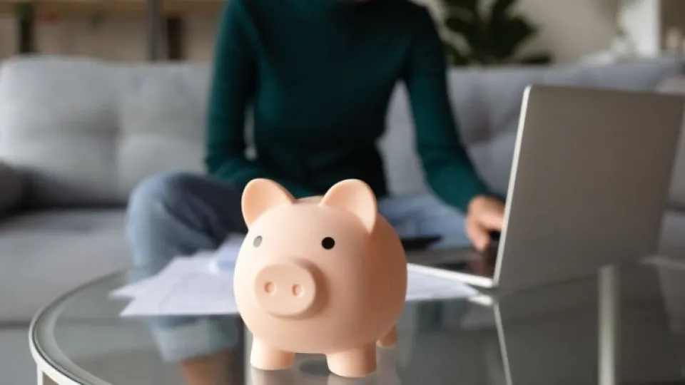 Devo entregar o IRS com os meus pais ou não? 