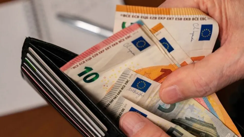 Três em cada quatro famílias com dificuldade em pagar contas 