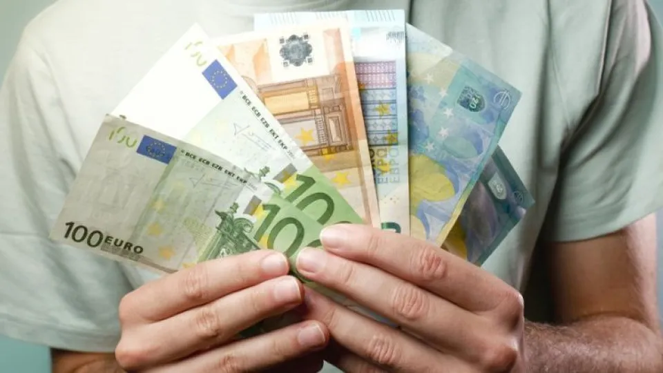 Prémio salarial: Não terá direito se for dependente no IRS 