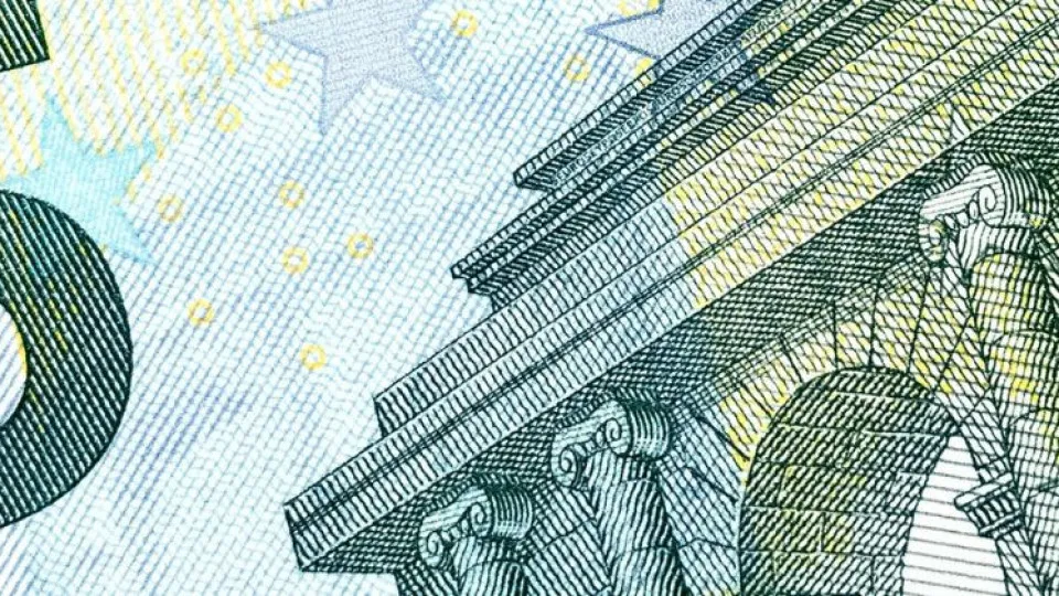 Nota de 5 euros aproximada