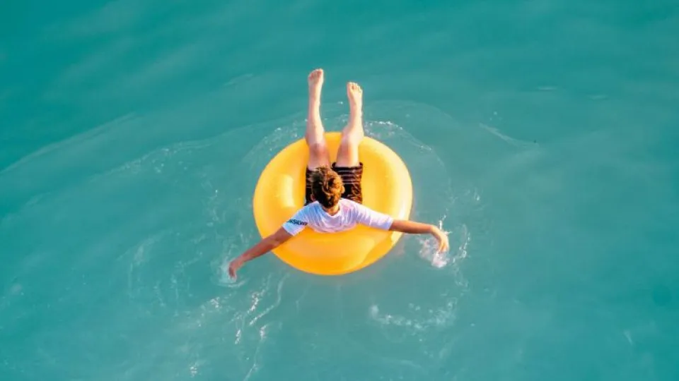 Portugueses planeiam gastar mais nas férias de verão deste ano 