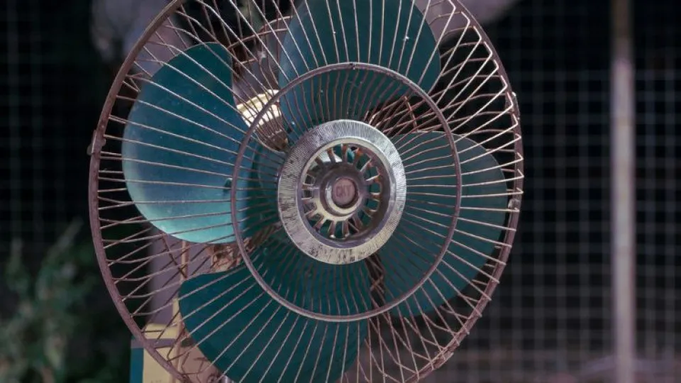 Posso ausentar-me do posto de trabalho devido a onda de calor? 