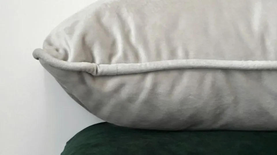 Quer atrair dinheiro? Coloque afirmações debaixo da almofada para manifestar 