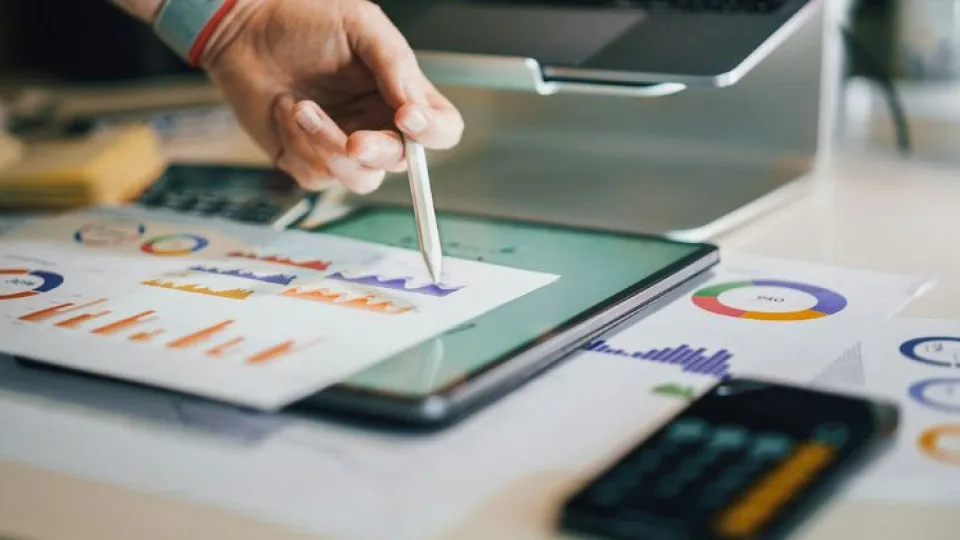 Taxa de inflação abranda na zona euro e acelera em Portugal 