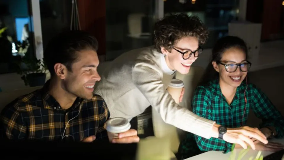 Como funciona a fixação dos horários por turnos? 