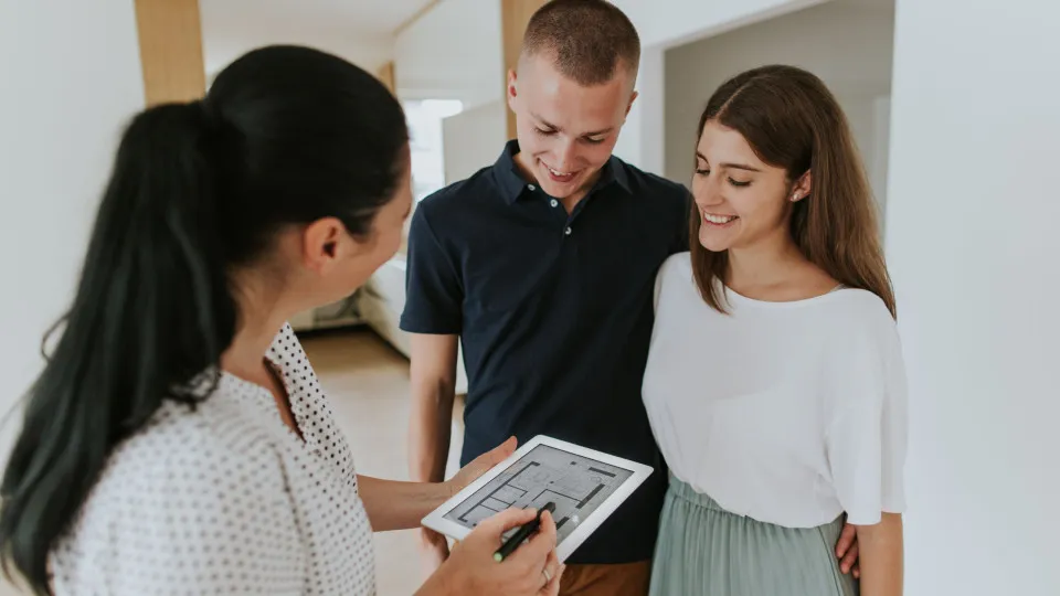 Este casal jovem poupou cerca de 60 mil euros acedendo ao financiamento de casa a 100% 