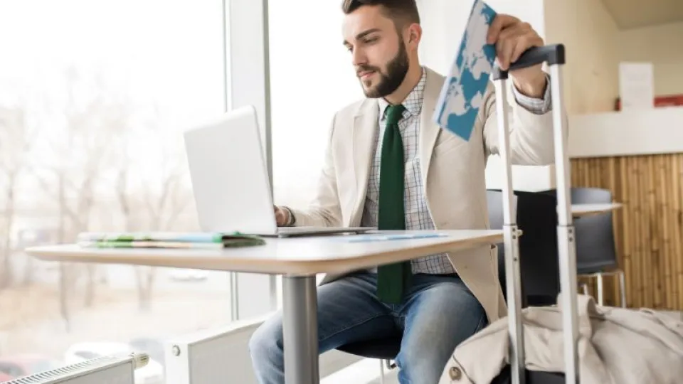 Quando é que o empregador deve pagar o subsídio de deslocação? 