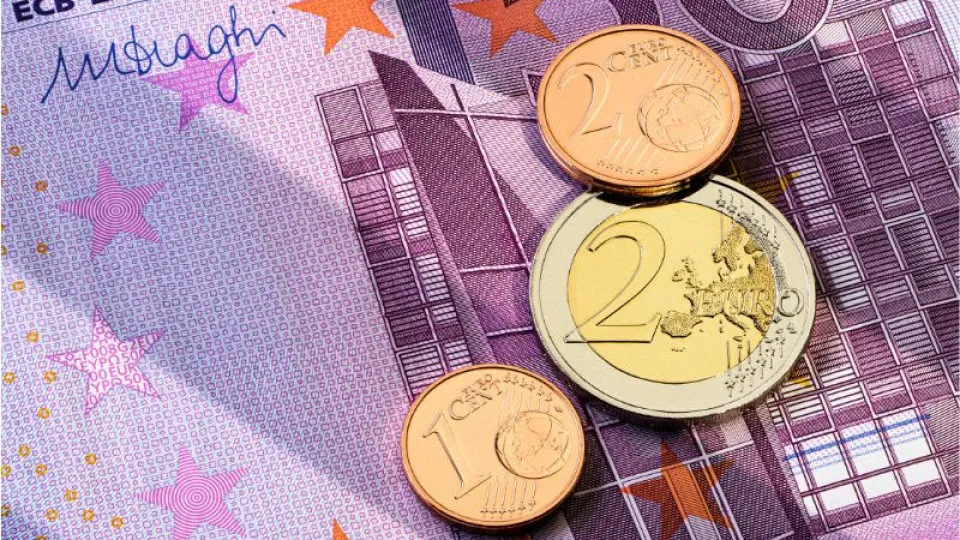 Vai pagar IRS? Saiba como conseguir uma folga financeira com os seus créditos e seguros 