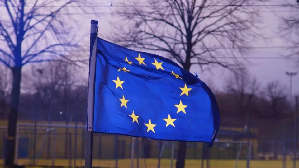 Em que lugar fica Portugal nos valores de salário mínimo da UE? 