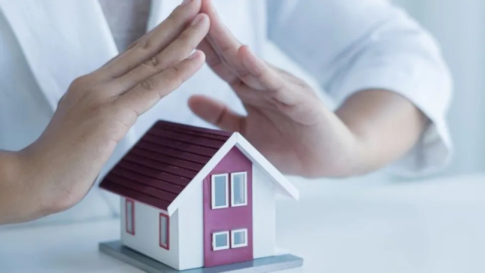 Preciso de fazer um seguro para a minha casa de férias antes de a arrendar? 