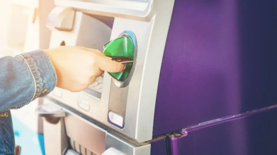 4 cuidados que deve ter ao levantar dinheiro 